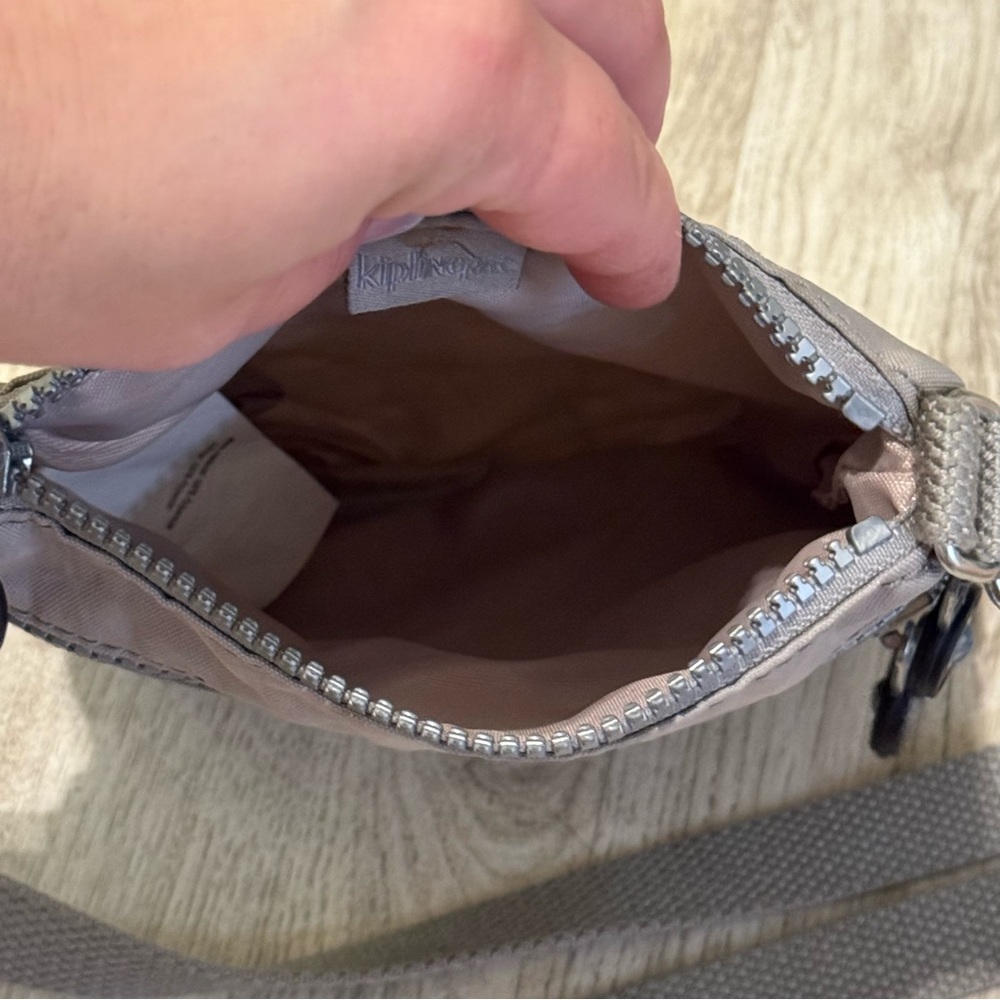 NEW Kipling Keiko Travel Shoulder Crossbody Bag In Nylon Gray 8 x 9 x 1.25" - Picture 6 of 6